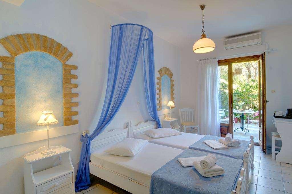 Hotel Agnadi - Horefto Habitación foto